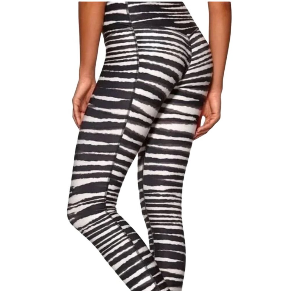 Nike One Legend Stripe Capri Leggings Black White Zebra Women's Medium - Picture 6 of 11
